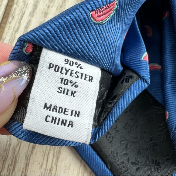 650 Bar III Men's Slim Tie 400 Blue Watermelon Print $55 Silk Poly Blend - Picture 4 of 6